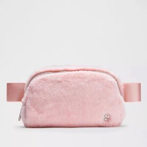 lululemon strawberry milkshake Belt Bag🍓